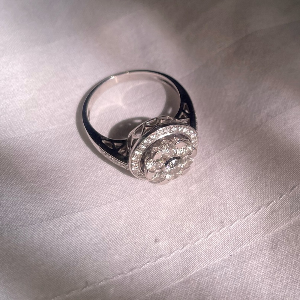 Diamond Ring - Picture 9 of 10